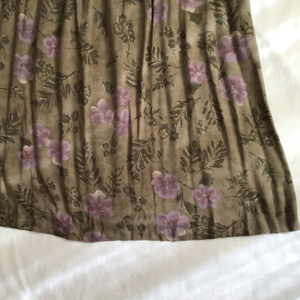Sag Harbor - Light green skirt with lavender flowers and darker green foliage - Picture 7 of 9